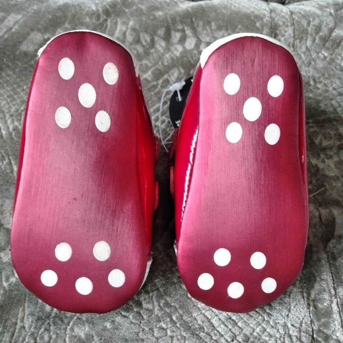 Розови пантофки и буйки LEGO бяло и червено