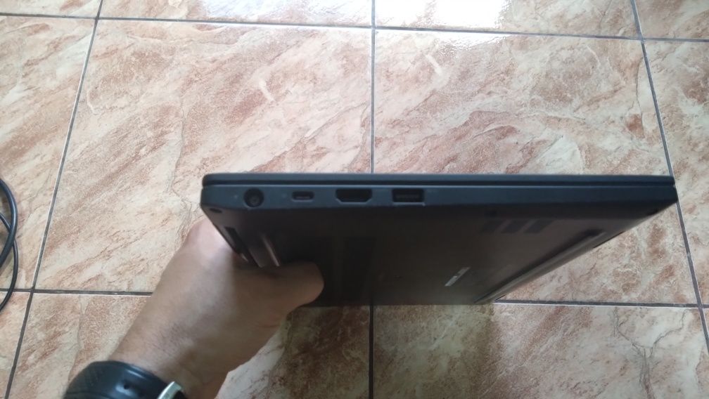 Laptop Dell Latitude 7390