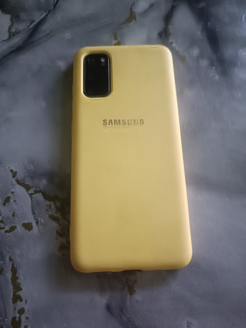 Продам Samsung s20