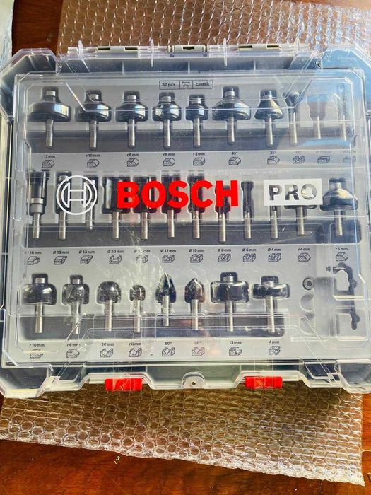 Set mixt 30 de freze Bosch Professional (pentru freze cu ax de 8 mm)