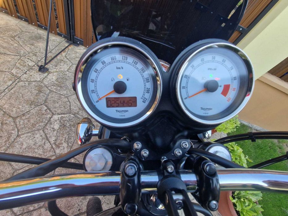 Triumph Bonneville T100 Special Edition