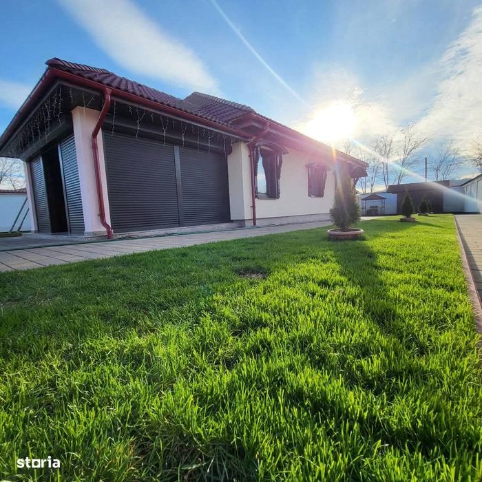 Casă de vânzare la cca.10 km de Onești