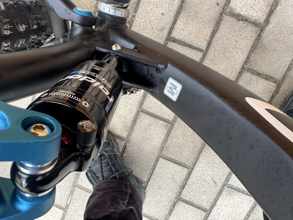 Bicicletă full suspensi noua M