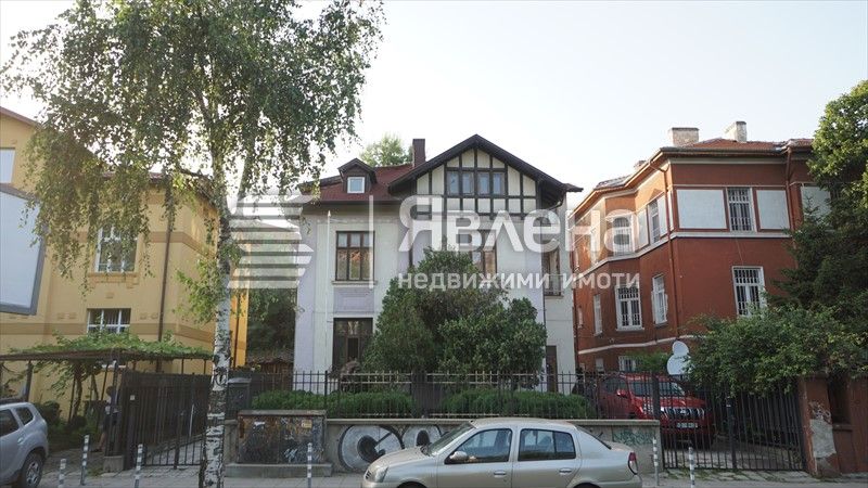 Продава се Къща в София, Докторски паметник - 302 кв.м за 3544 €/кв.м - Снимка #2