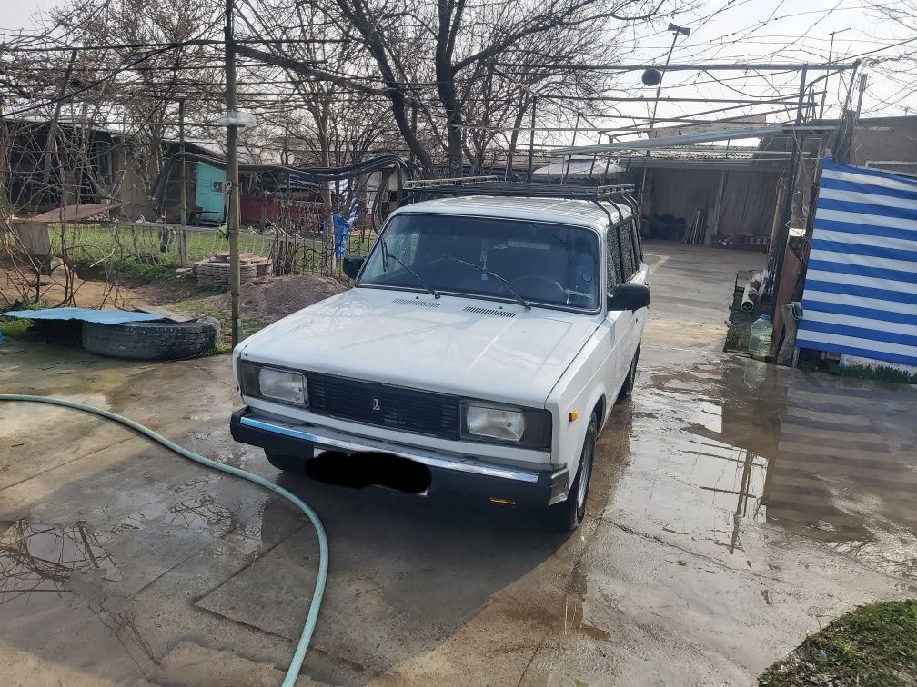 Vaz 2104 oq rangli sotiladi 2800$