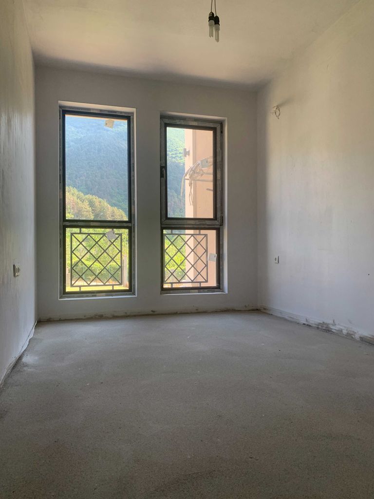 Продава се Четиристаен апартамент в Карлово - 119 кв.м за 1503 €/кв.м - Снимка #18