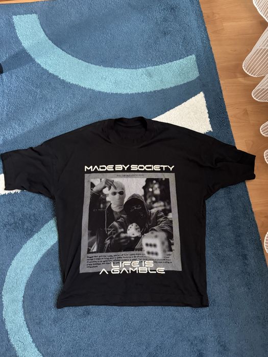 Тениска made by society