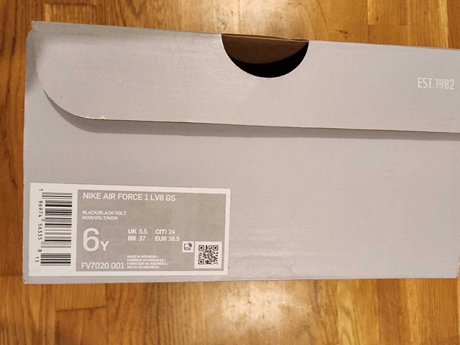 Adidasi Nike Air Force 1 LV8 GS - Numarul 38.5