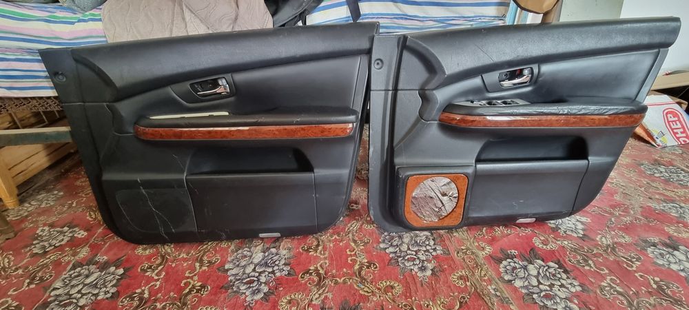 Дверные карты на Lexus rx 300