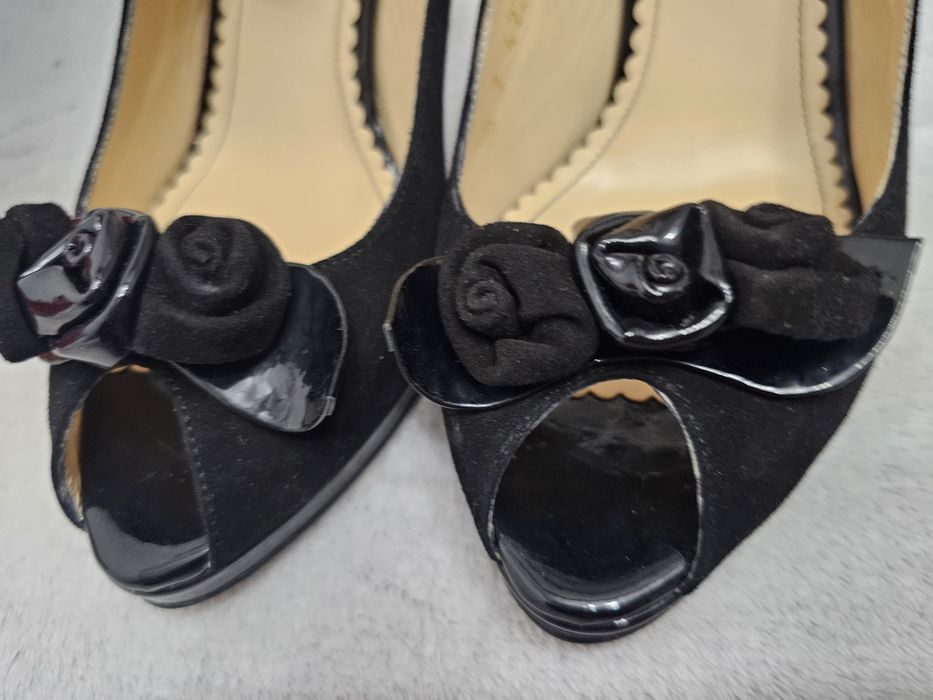 Sandale deosebite negre cu toc, marime 38