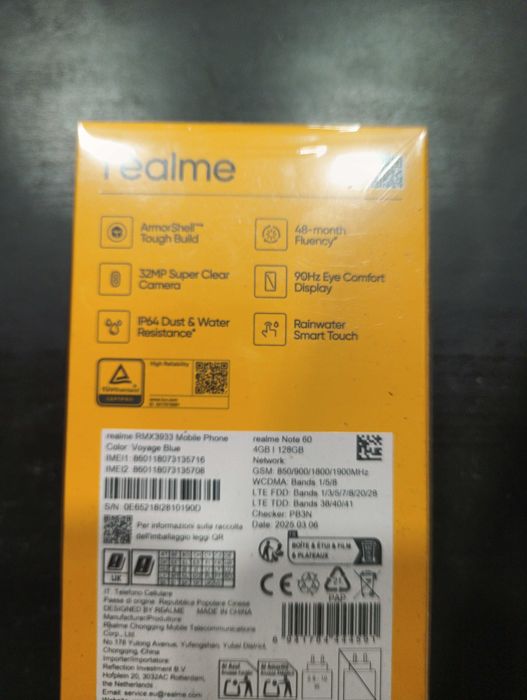 Продавам Realme Note 60
