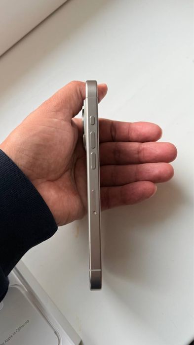 iPhone 15 pro 256 gb idealni tel