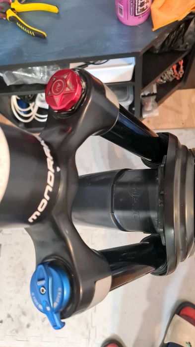 Furcă FOX 38 Performance, 160mm, roti 29”, cu service complet