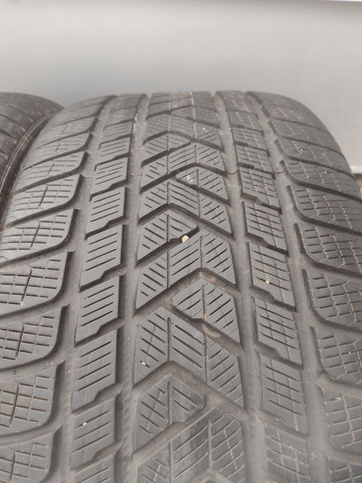 Перфектни 2бр.295/40/21 Pirelli SW dot3119