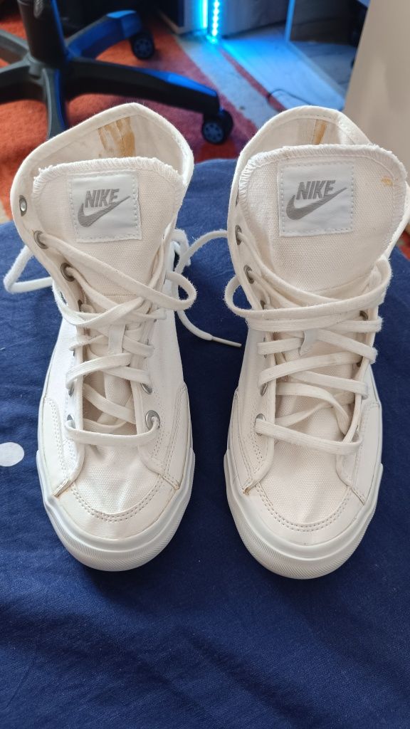 Tenisi Nike măsura 37.5