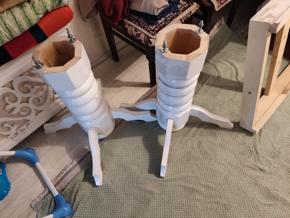 Кухонный стол мебель