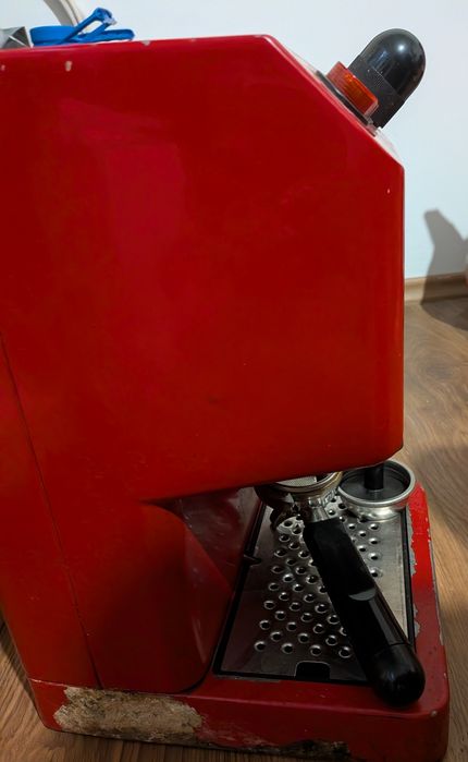 Продавам кафе машина с кафе мелачка-Бразилия клуб