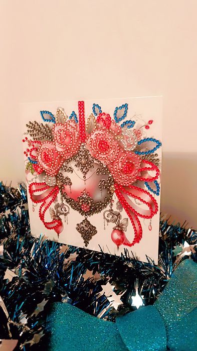 Felicitare de Crăciun stil mozaic cu diamante – model glob floral