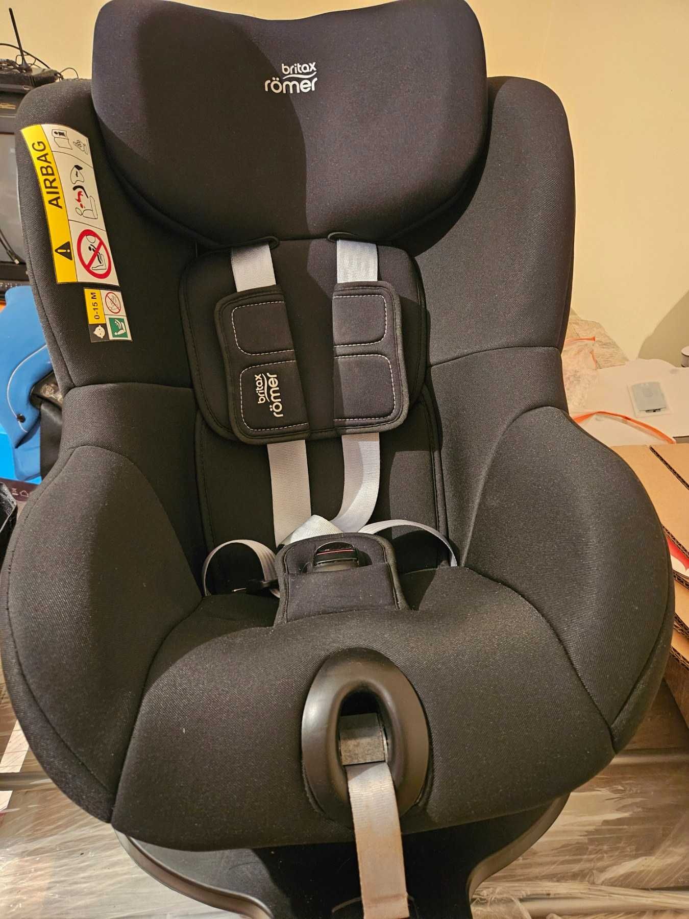Столче за кола i-SIZE Britax Romer DUALFIX Cosmos Black, Въртящо се