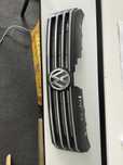 GRILĂ RADIATOR FAȚĂ cu emblemă – VW Passat B7 (2010–2014)