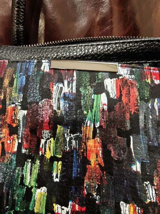 Дамска чанта от естествена кожа с ефектен принт