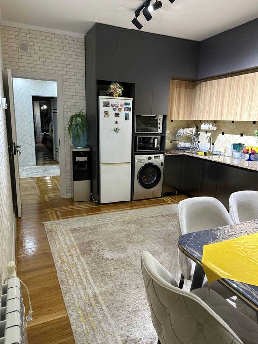 продаётся 3 ком. кв в ЦУМ (м. Космонавты) все комнаты раздельные