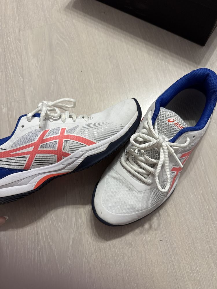 ASICS спортна нова удобна обувка