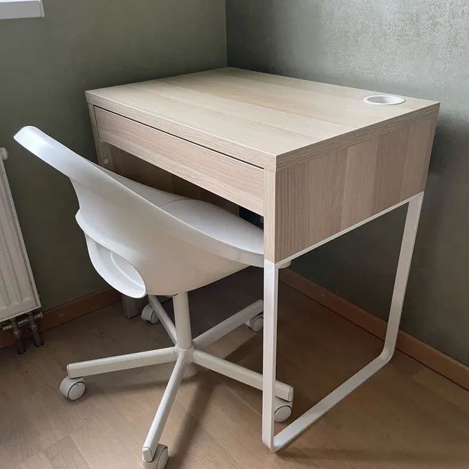 Письменный стол IKEA