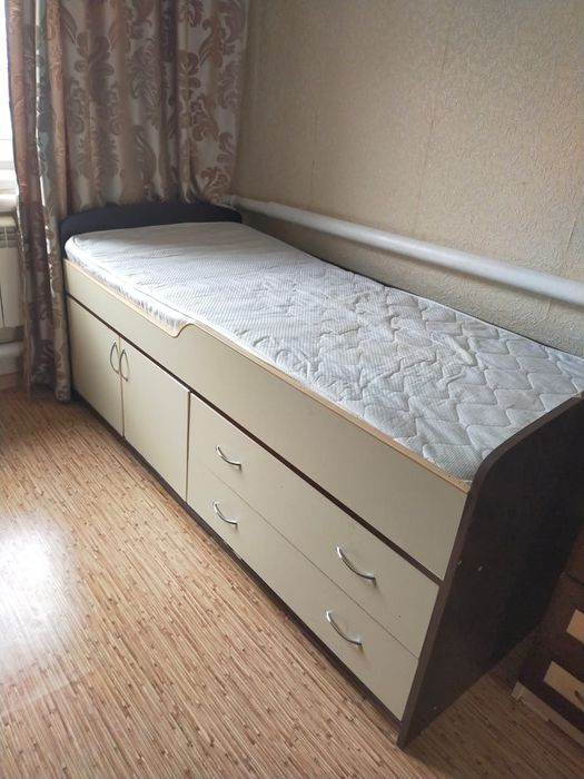 Продам Детскую кровать и матрац с магазина Вега