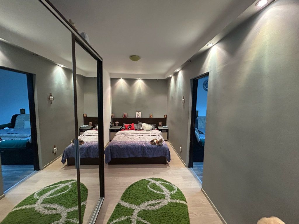 Vând apartament cu doua camere