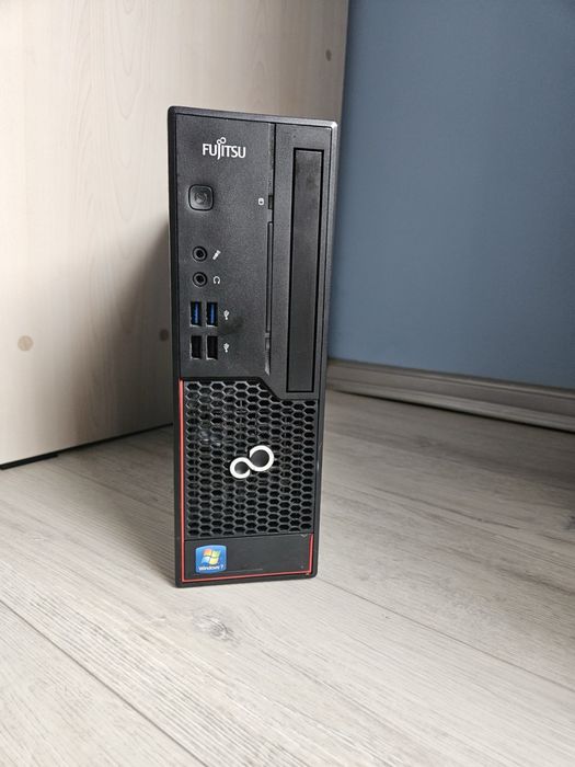 Fujitsu TP7000S 320 Windows 7 Pro компютър