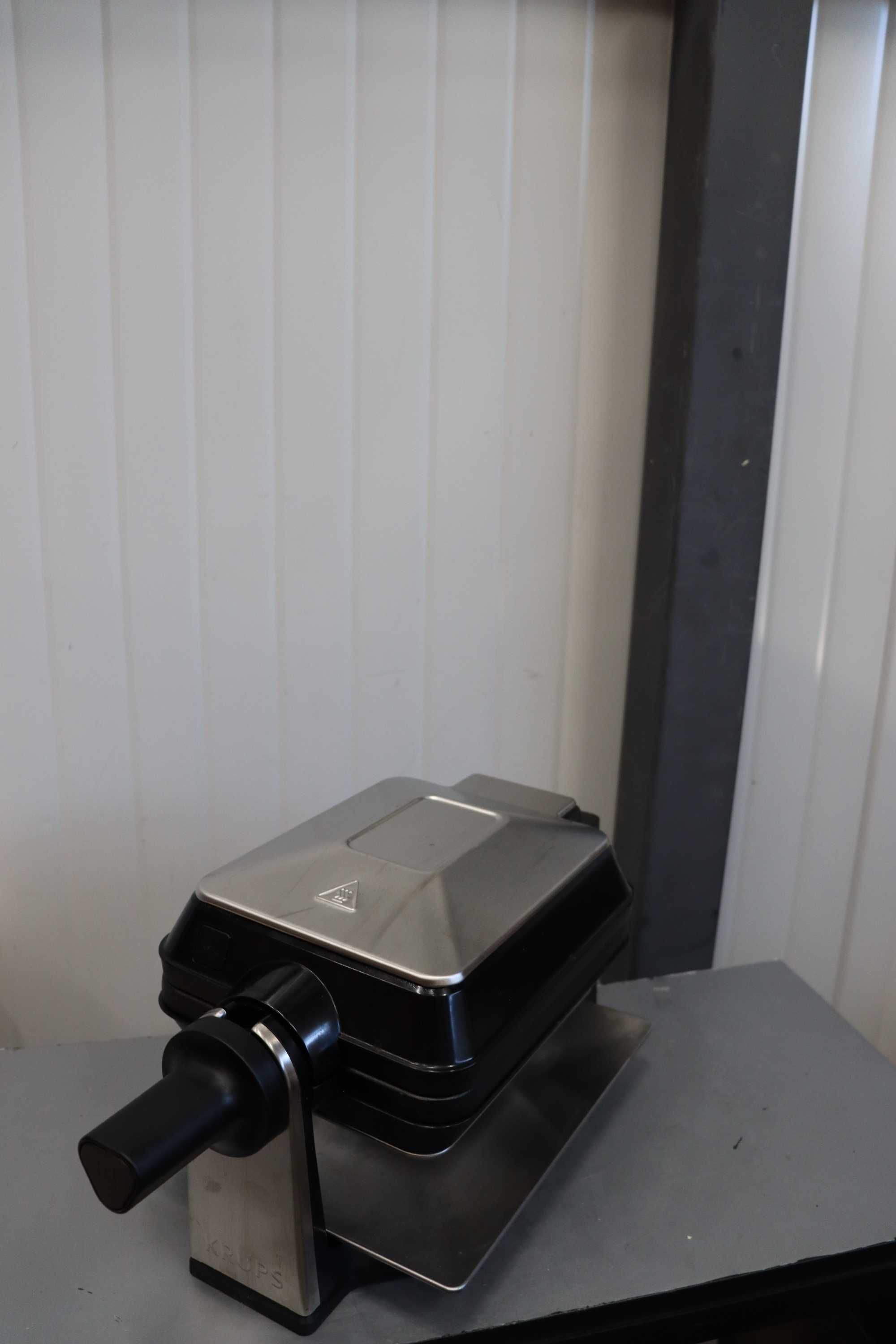 Krups FDD 95 D гофретник професионален 1400W
