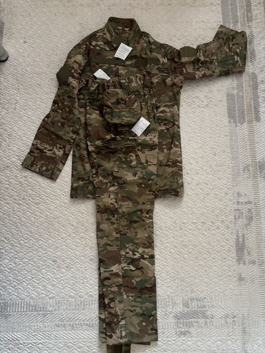 Продаю уставную форму в цвете мультикам