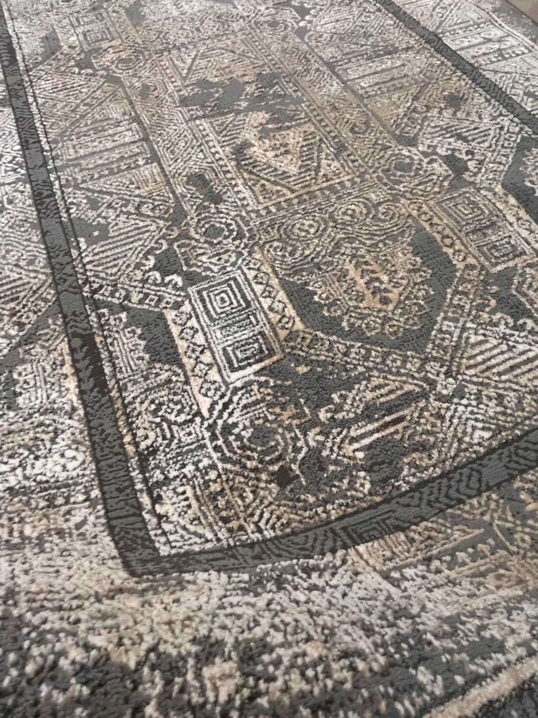 нов килим , Модерен дизайн, бежов цвят, 100x150 cm