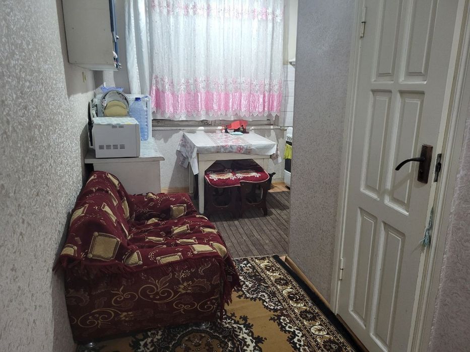 Юнусабад 14 кварталда 1 хона уй ижарага оилага еки 4 та кизга берилади