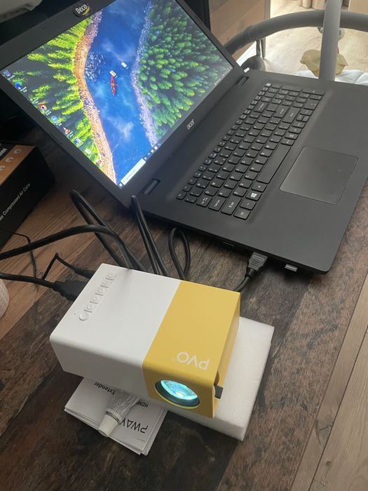 Mini proiector HDMI