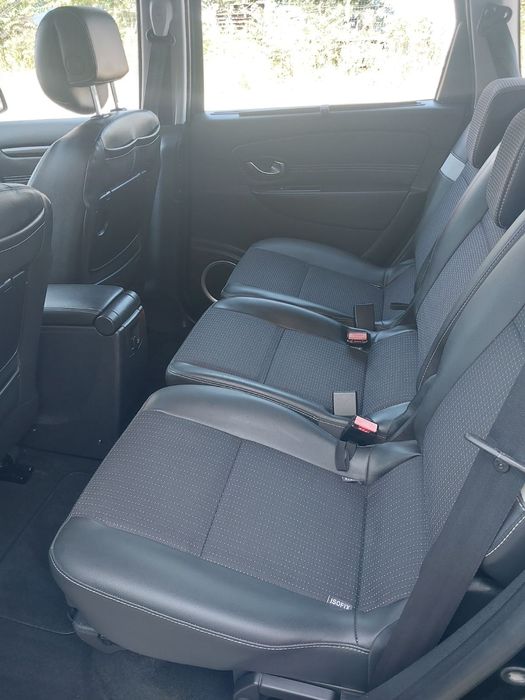 Продавам Renault Scenic
