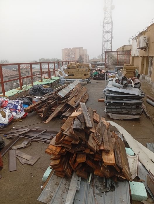 Lemne...scânduri...grinzi...lati