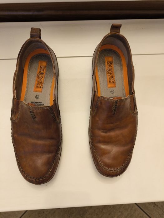 Pantofi ușori,din piele naturala, pt bărbați ,mărime 44 Bugatti