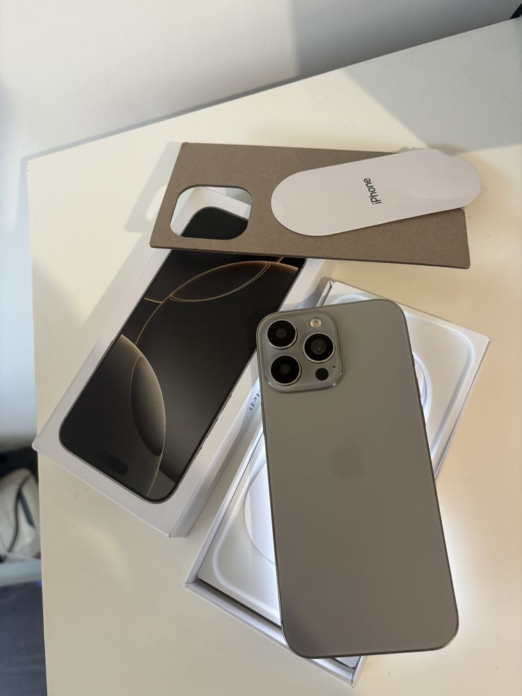 iphone 16 pro max ново