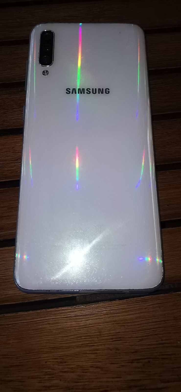 Продавам  Самсунг А70.  Pamet .128GB.ram 6GB