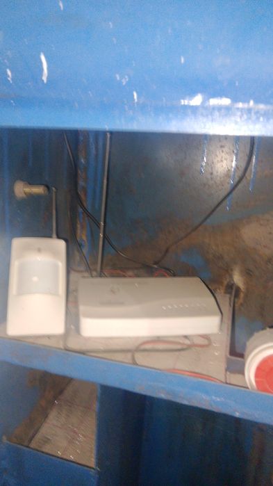 Металически сейф с сиглвлизацией