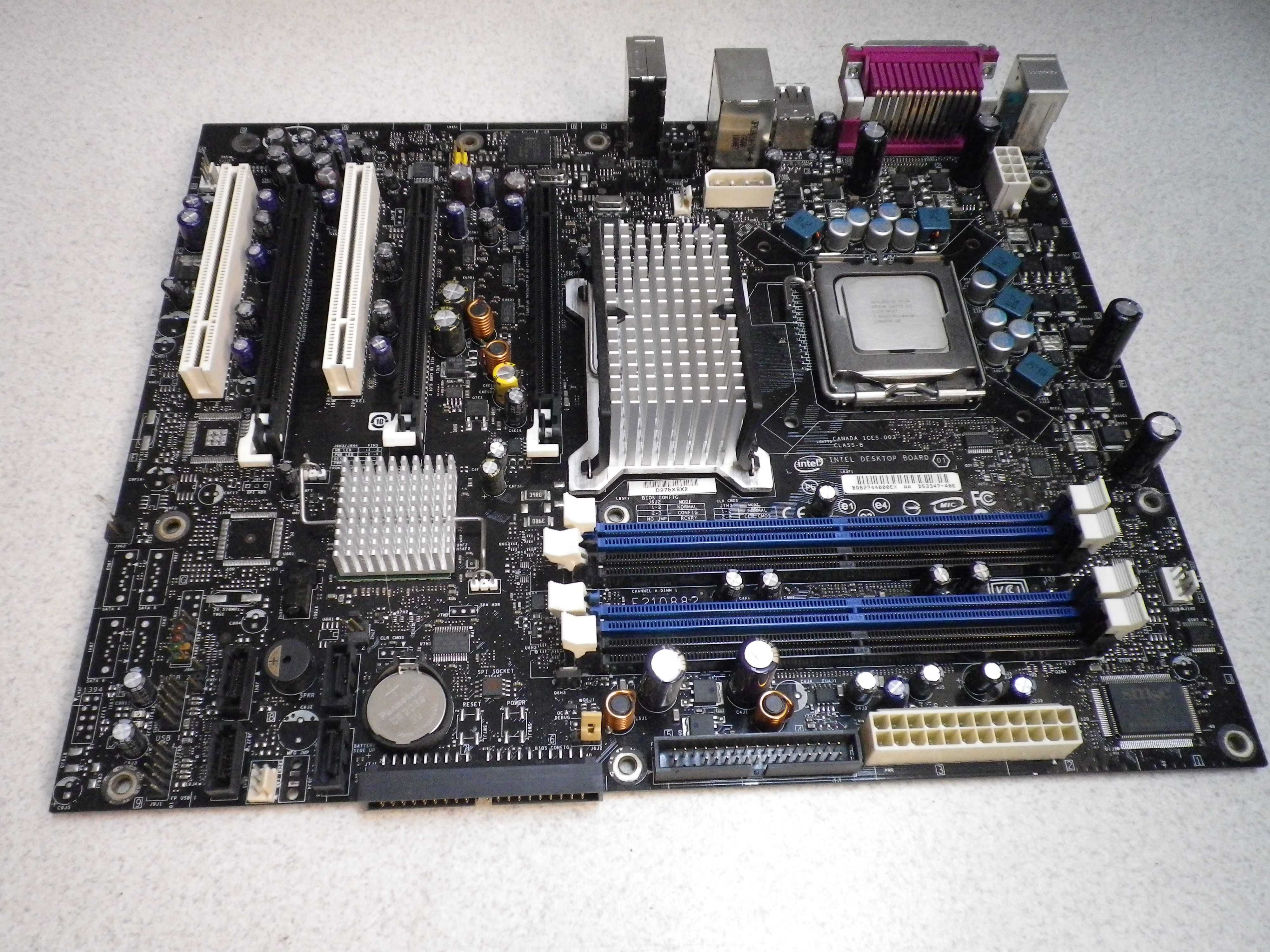 Дънна платка Intel D975XBX2