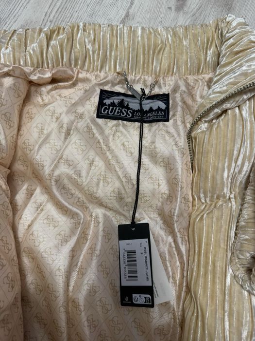 Дамско зимно яке Guess