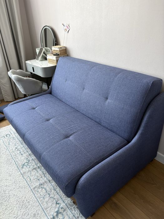 Продаю 2 дивана.