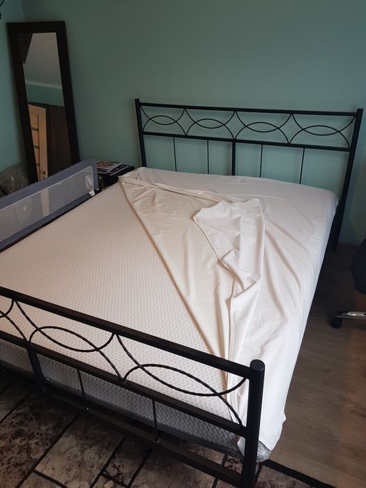 Pat fier forjat + saltea impecabila 160x200