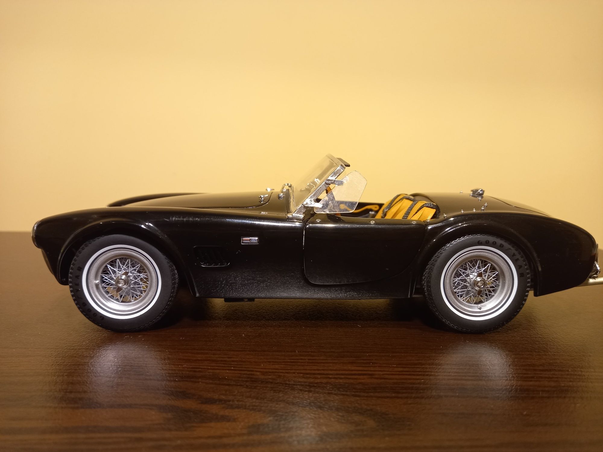 Ac cobra 1:18 exoto