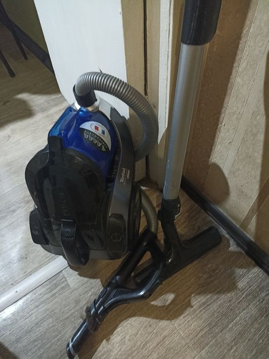 Пылесос Tefal продаю