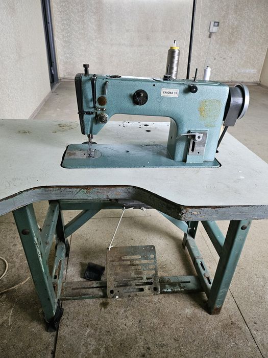 Промышленная швейная машинка