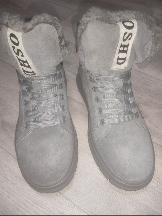 Продам ботинки женские зимние размер 41 натуральная замша, и мех